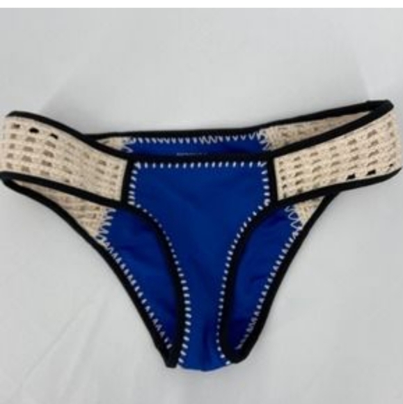 Victoria Secret Crochet bikini bottoms - Picture 2 of 8